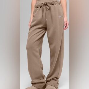 Alo Tan Yoga Accolade Straight Leg Sweatpant Athletic